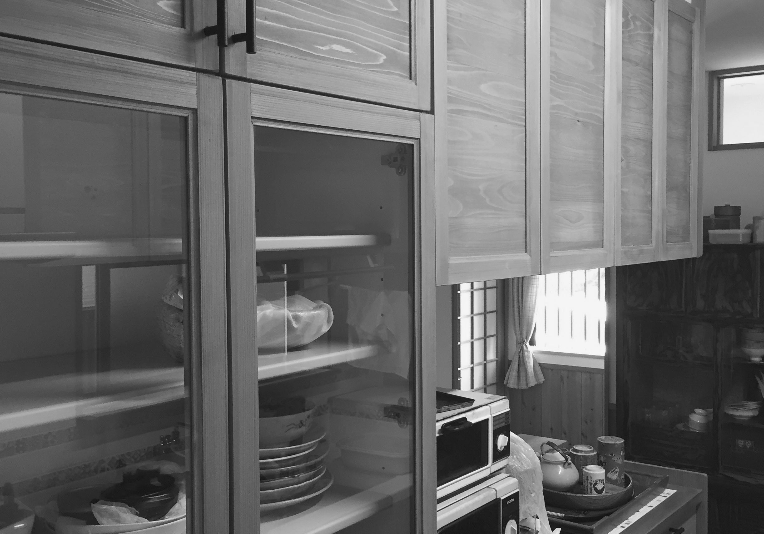 キッチンを無垢扉でリノベーション